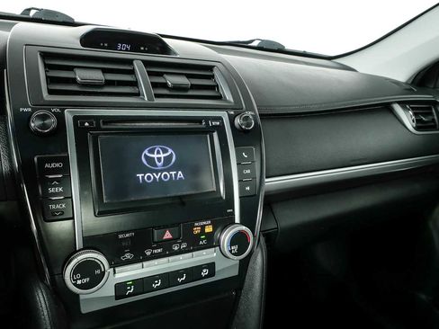 Used 2012 Toyota Camry SE FWD image 12