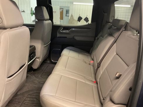 Used 2022 GMC Sierra 1500 SLT w/ SLT Premium Package AWD/4WD image 27