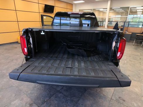 Used 2022 GMC Sierra 1500 AT4 w/ AT4 Premium Package AWD/4WD image 22