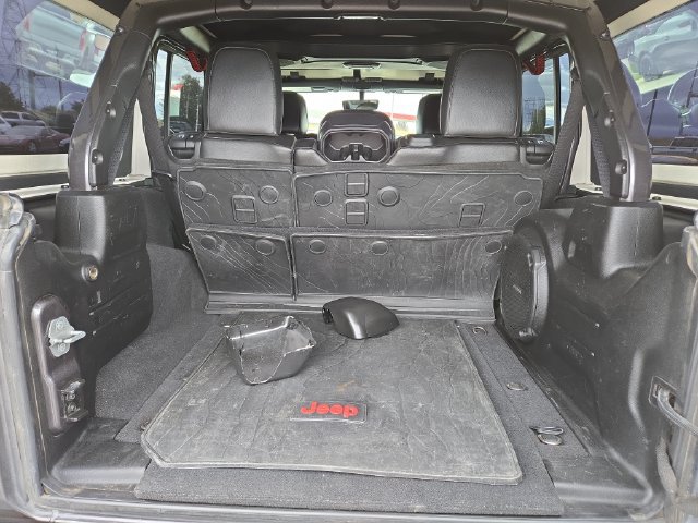 Used 2019 Jeep Wrangler Unlimited Sahara AWD/4WD image 34