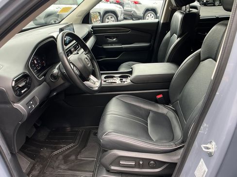 Used 2025 Honda Pilot Elite image 9