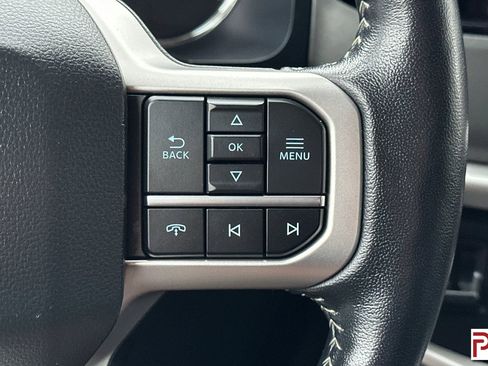 Used 2023 Ford Expedition XLT image 31