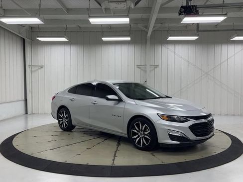 Used 2021 Chevrolet Malibu RS FWD image 2