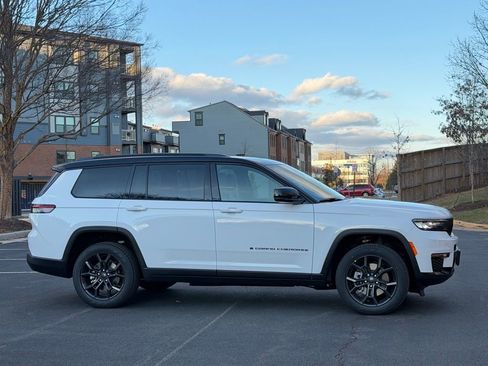 New 2025 Jeep Grand Cherokee L Limited image 5