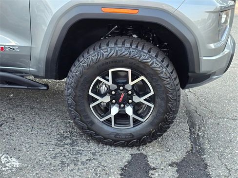 New 2025 GMC Canyon AT4 w/ AT4X Package image 9