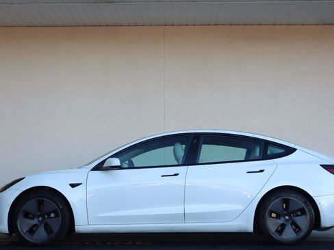 Used 2021 Tesla Model 3 Standard Range Plus RWD image 3