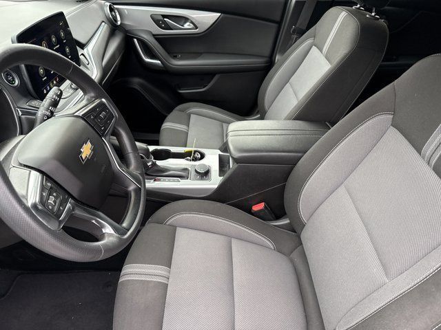 Certified 2024 Chevrolet Blazer LT w/ Midnight/Sport Edition FWD image 11