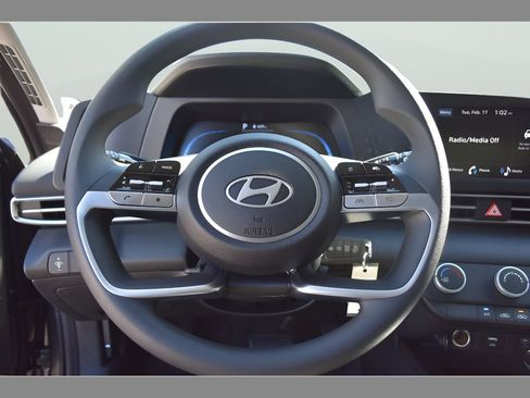 New 2026 Hyundai Elantra SE FWD image 17