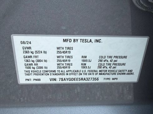 Used 2024 Tesla Model Y Long Range AWD/4WD image 33