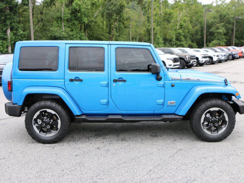 Used 2014 Jeep Wrangler Unlimited Sahara AWD/4WD image 8