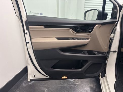Used 2018 Honda Odyssey Elite image 16