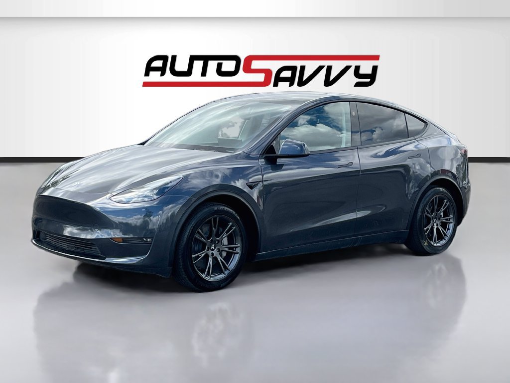 Used 2025 Tesla Model Y Long Range RWD image 3