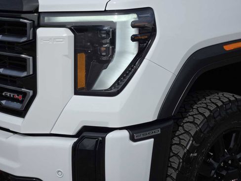 Certified 2026 GMC Sierra 2500 AT4 w/ AT4 Premium Plus Package AWD/4WD image 9