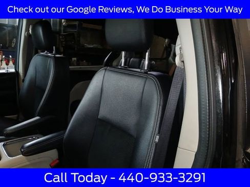 Used 2017 Dodge Grand Caravan SXT w/ Driver Convenience Group FWD image 19