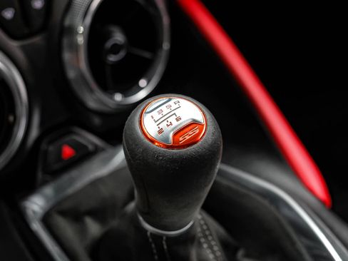 Used 2018 Chevrolet Camaro SS RWD image 28