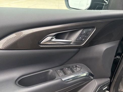 Used 2025 Chevrolet Traverse High Country AWD/4WD image 13