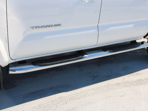 Used 2019 Toyota Tacoma SR5 image 11