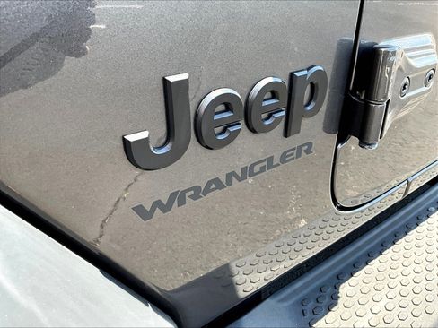 Used 2024 Jeep Wrangler Unlimited Sport AWD/4WD image 24