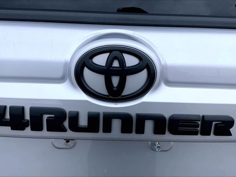 Used 2019 Toyota 4Runner SR5 image 32
