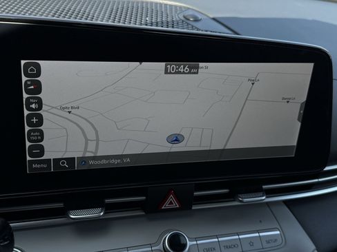 Certified 2024 Hyundai Elantra Limited image 19