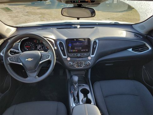 Used 2024 Chevrolet Malibu LT image 25