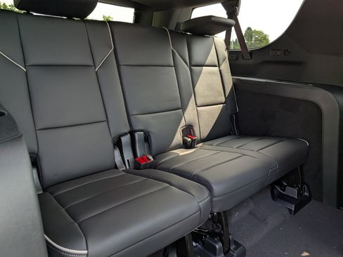 New 2026 Cadillac Escalade ESV Luxury w/ Touring Package AWD/4WD image 31