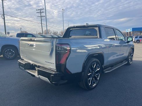 Used 2024 GMC Sierra EV Denali image 5