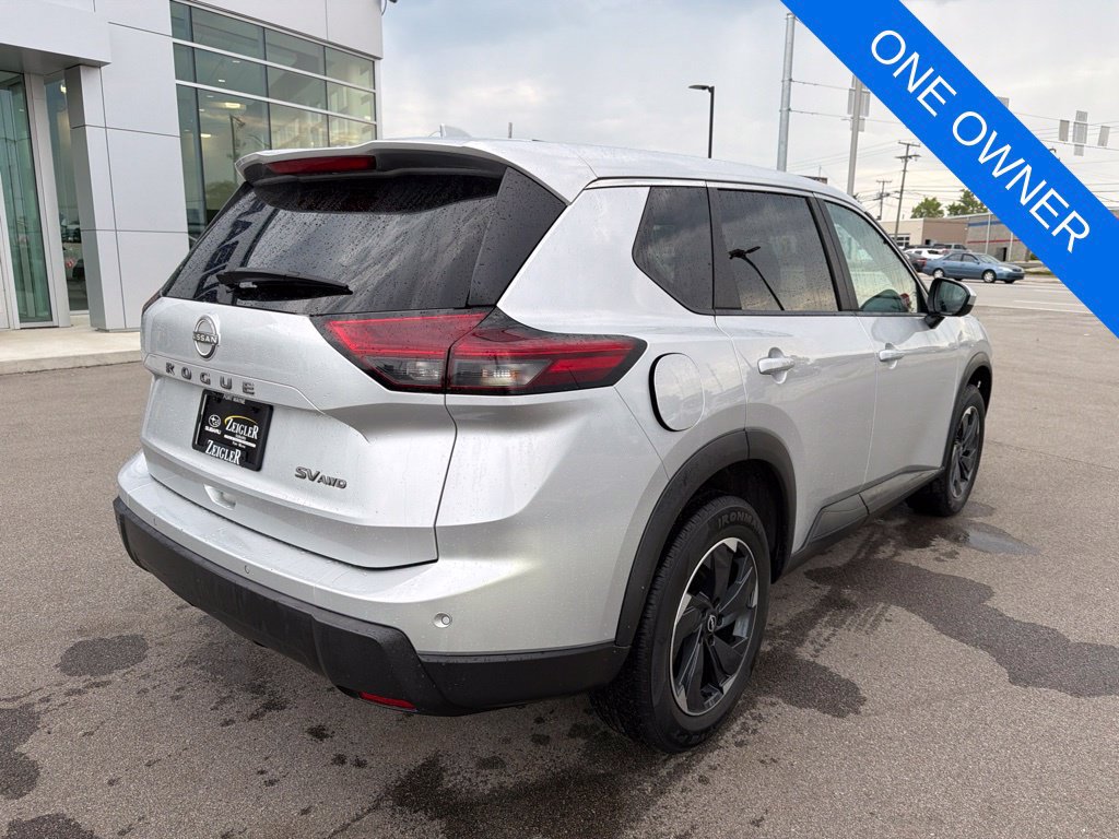 Used 2024 Nissan Rogue SV AWD/4WD image 6