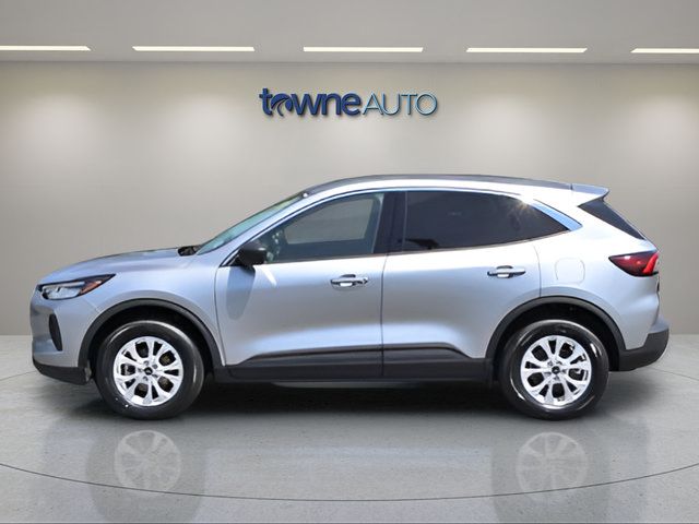 Used 2023 Ford Escape Active AWD/4WD image 2