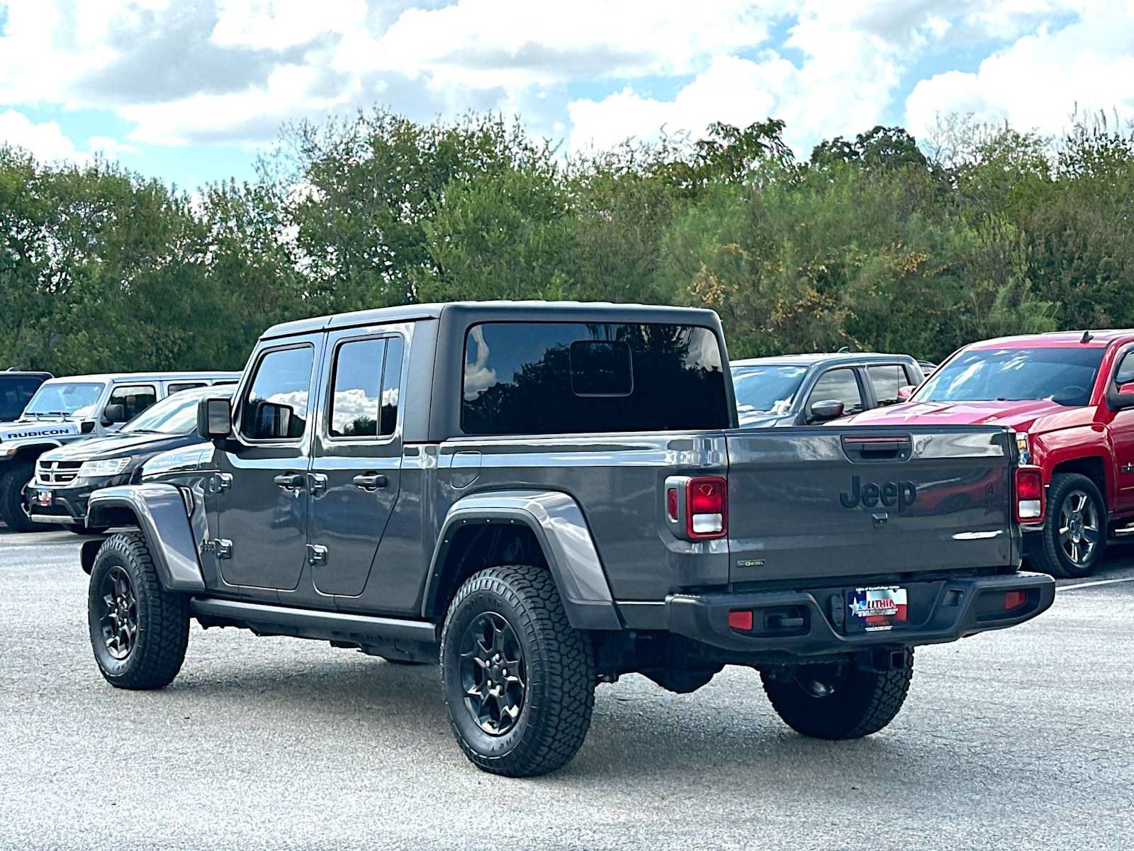 Used 2023 Jeep Gladiator Sport AWD/4WD image 13