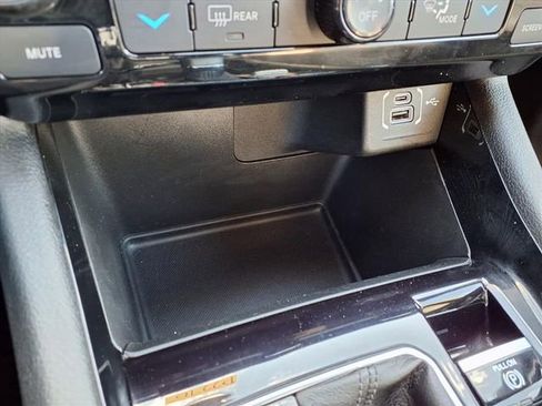 Used 2025 Jeep Compass Limited image 59