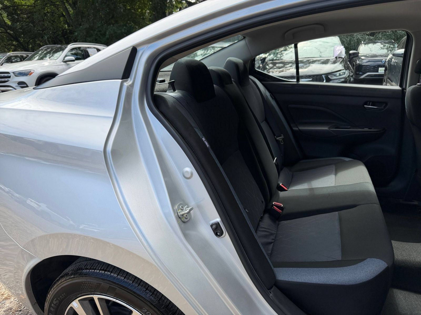 Used 2025 Nissan Versa SV FWD image 35