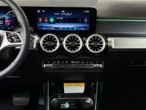 Certified 2025 Mercedes-Benz GLB 250 image 8