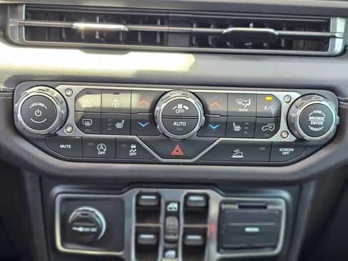 New 2026 Jeep Gladiator Mojave AWD/4WD image 13