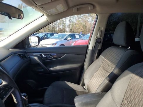 Used 2018 Nissan Rogue SV image 17