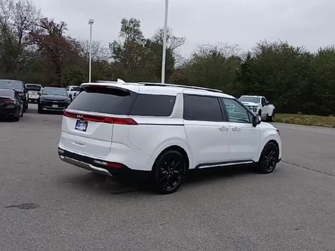 Used 2024 Kia Carnival SX Prestige image 8