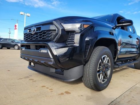 New 2025 Toyota Tacoma TRD Sport image 15