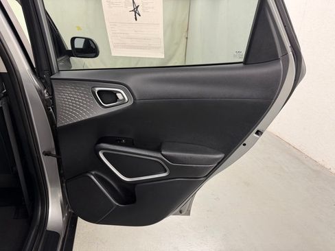 Used 2022 Kia Soul LX FWD image 13