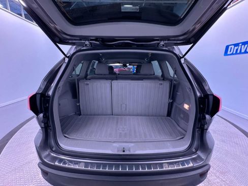 Used 2018 Toyota Highlander LE image 44