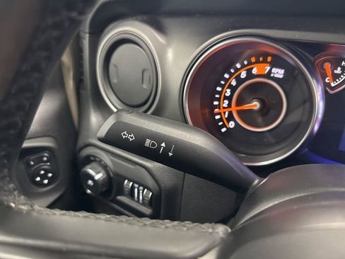 Used 2022 Jeep Wrangler Willys image 30