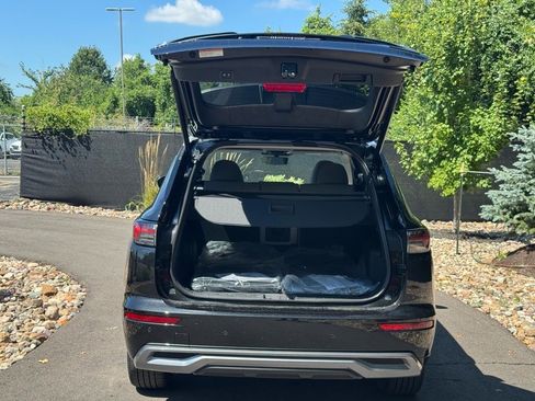 New 2025 Mitsubishi Outlander AWD image 17