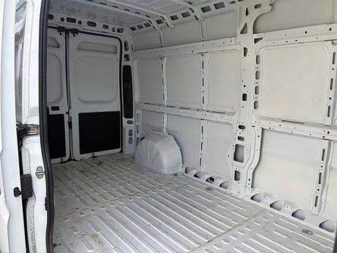 Used 2025 RAM ProMaster 2500 w/ Convenience Group image 28