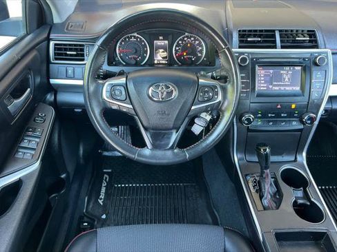 Certified 2017 Toyota Camry SE FWD image 14