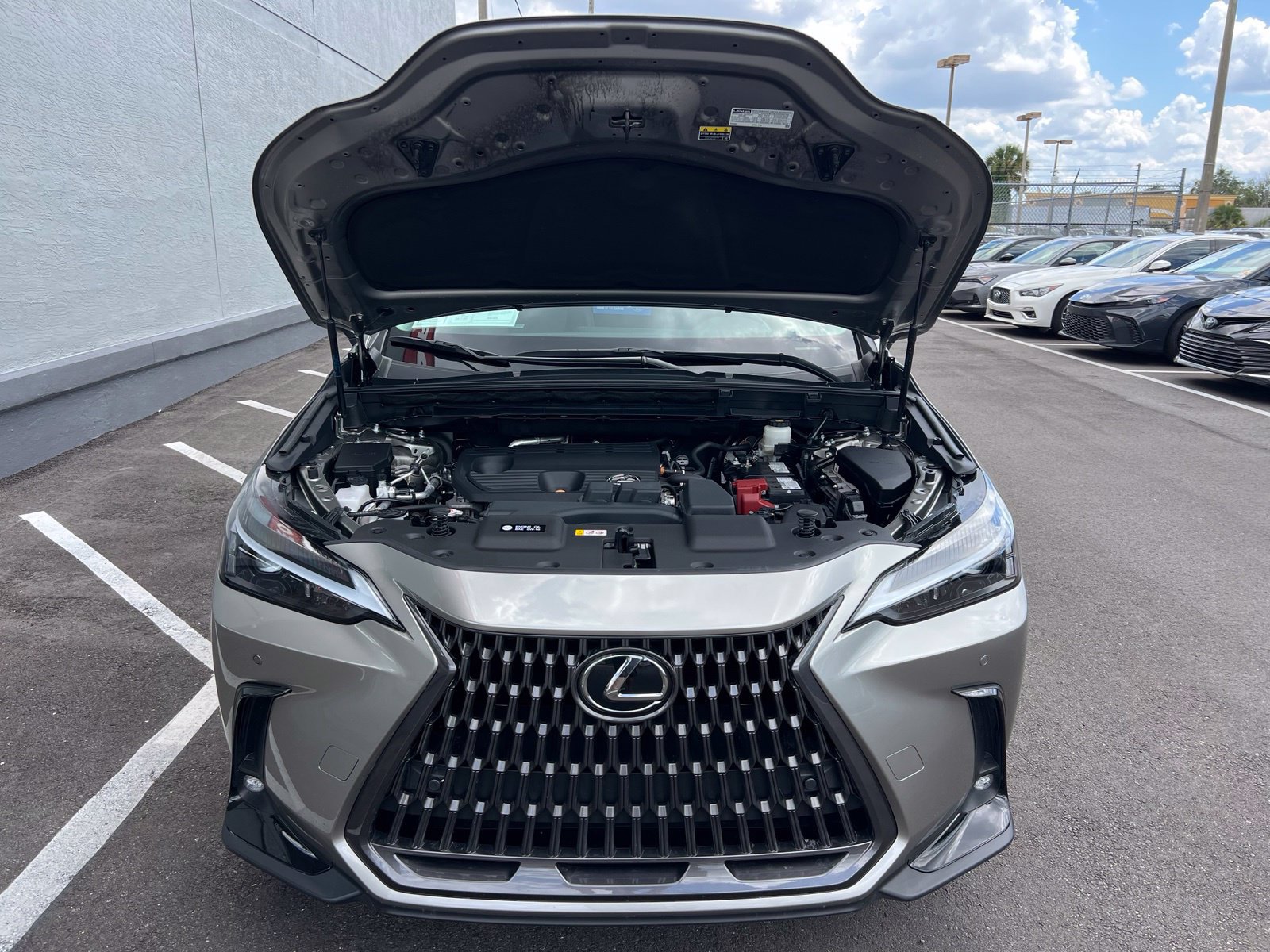 Used 2024 Lexus NX 250 FWD w/ Towing Package (2000 Lbs) image 17