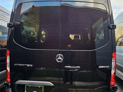 New 2024 Mercedes-Benz Sprinter 144 Cargo image 19