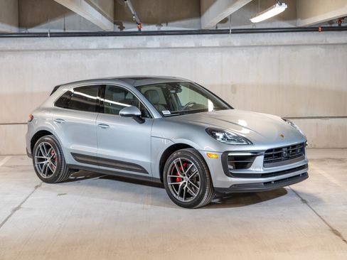 Certified 2023 Porsche Macan S AWD/4WD image 9
