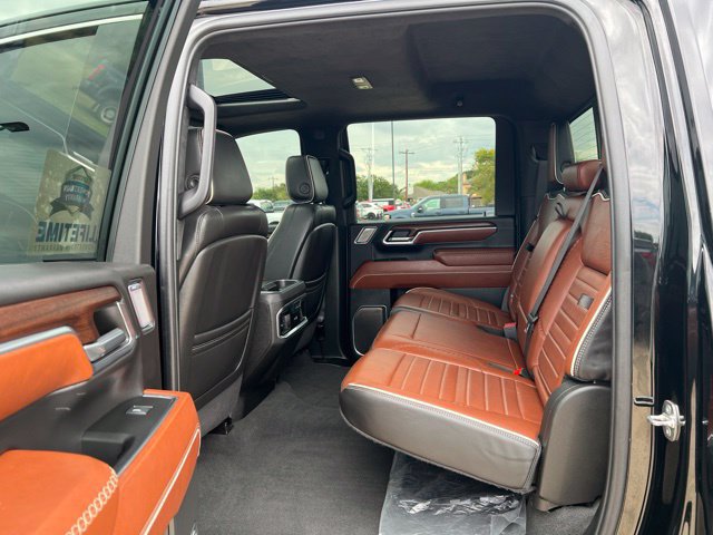 Used 2024 GMC Sierra 3500 Denali Ultimate AWD/4WD image 12