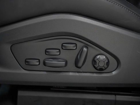 Certified 2025 Porsche Macan 4S Electric image 25