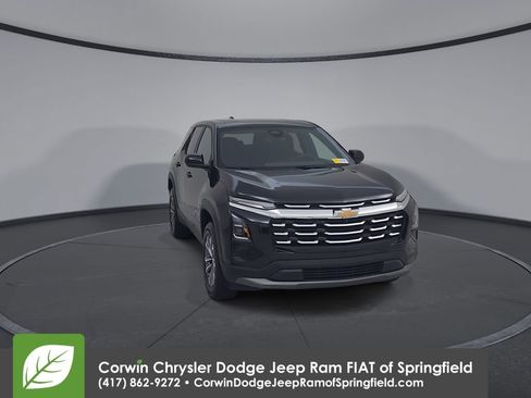 Used 2026 Chevrolet Equinox LT FWD image 4