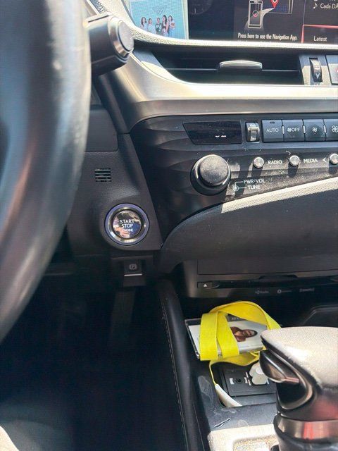 Used 2019 Lexus ES 350 FWD image 16